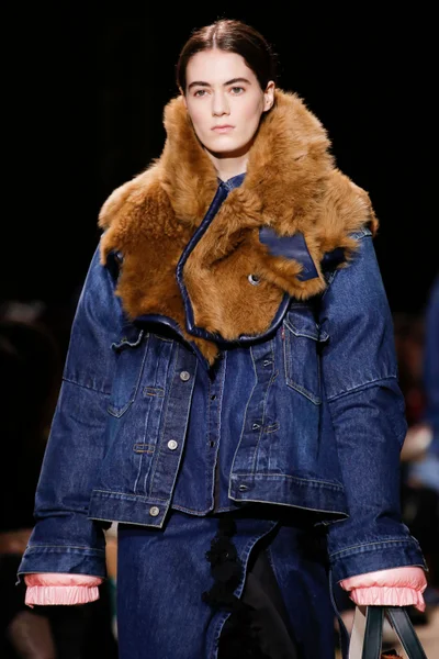 Look 75